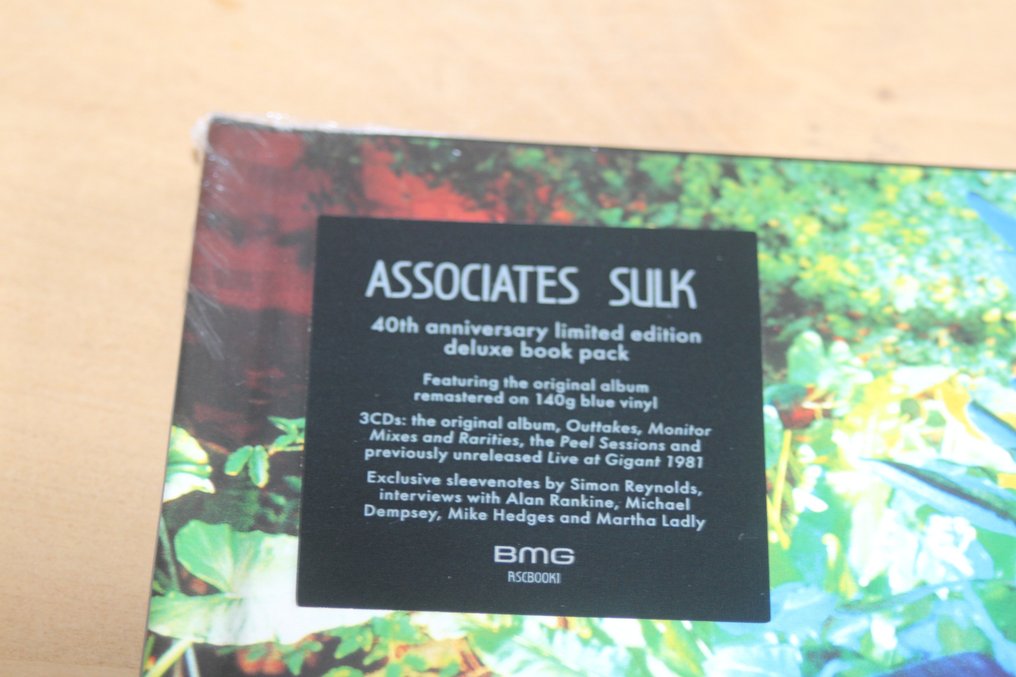 Associates - Sulk - Deluxe Edition, 1LP+3CD - LP-box set - Återutgivning - 2022 #2.2