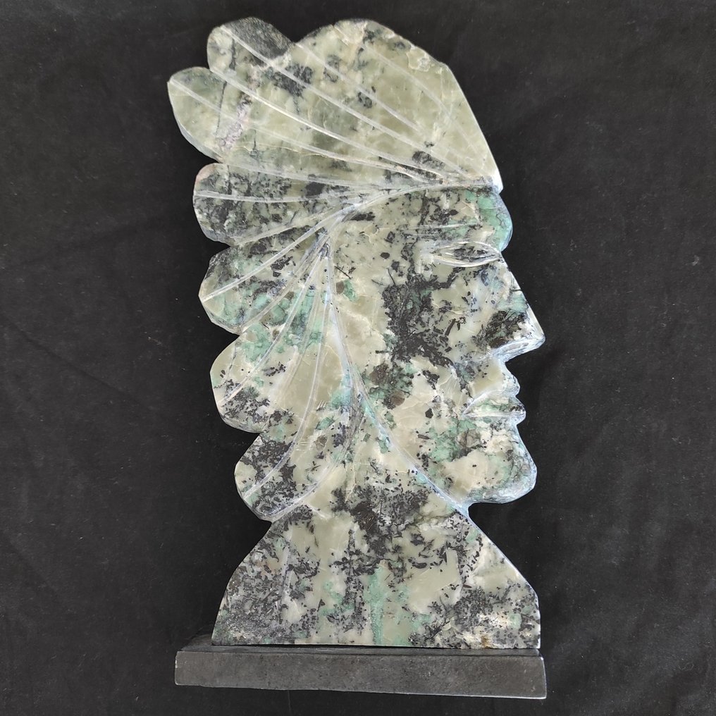Emerald Indian face - Height: 16 cm - Width: 13 cm- 1400 g - (1) #2.1