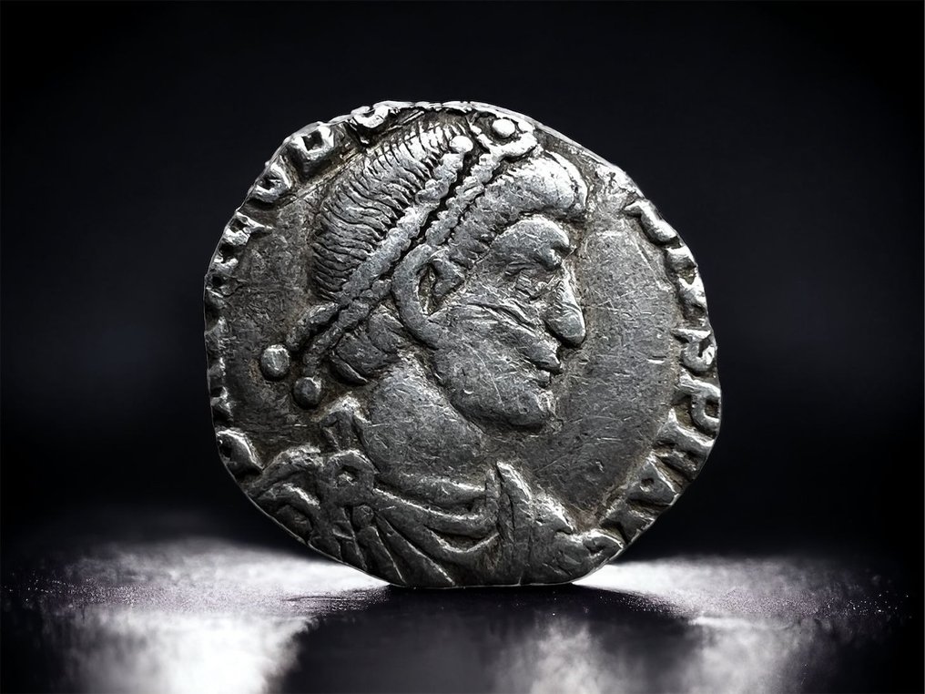 Romerska riket. Theodosius I (AD 379-395). Siliqua Treveri (Trier)? AD 383-388 #2.1