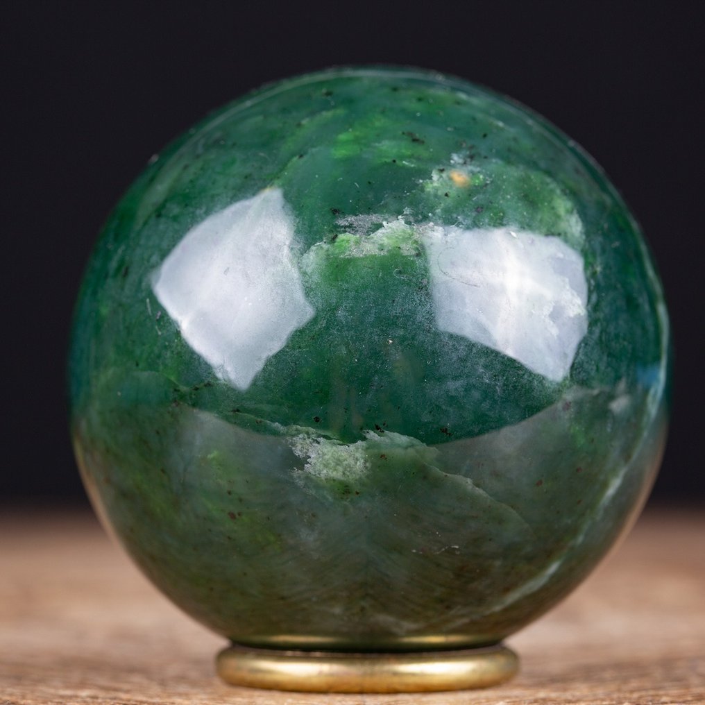 First Quality Nephrite Jade Nephrite Jade Sphere. - Height: 77 mm - Width: 77 mm- 727 g #2.1