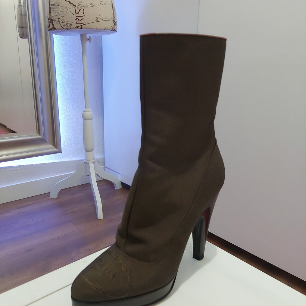 Prada - Boots - Storlek: Shoes / EU 38 #1.2