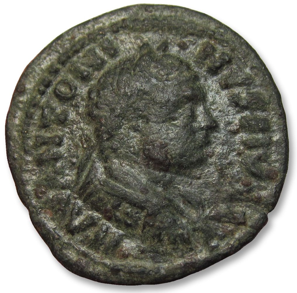 Römische Provinz. Caracalla (198-217 n.u.Z.). AE 25mm provincial coin (As) TROAS, Alexandria Troas 198-217 A.D. - scarcer cointype - Apollo standing on altar #1.1