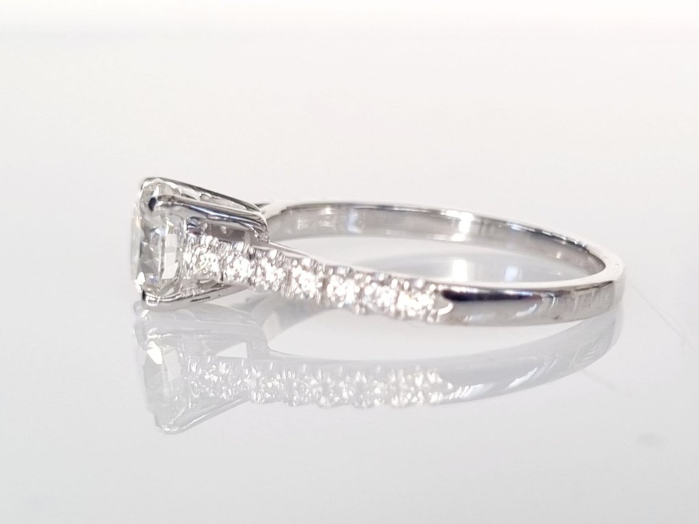订婚戒指 白金 钻石  (天然) #2.1