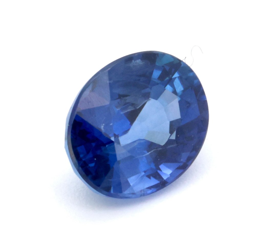 Blue Sapphire  - 2.22 ct - International Gemological Institute (IGI) #2.1