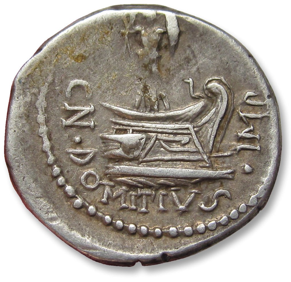 Romerska republiken. Cn. Domitius L.f. Ahenobarbus. Denarius uncertain mint near Adriatic or Ionian sea 41-40 B.C. #1.1