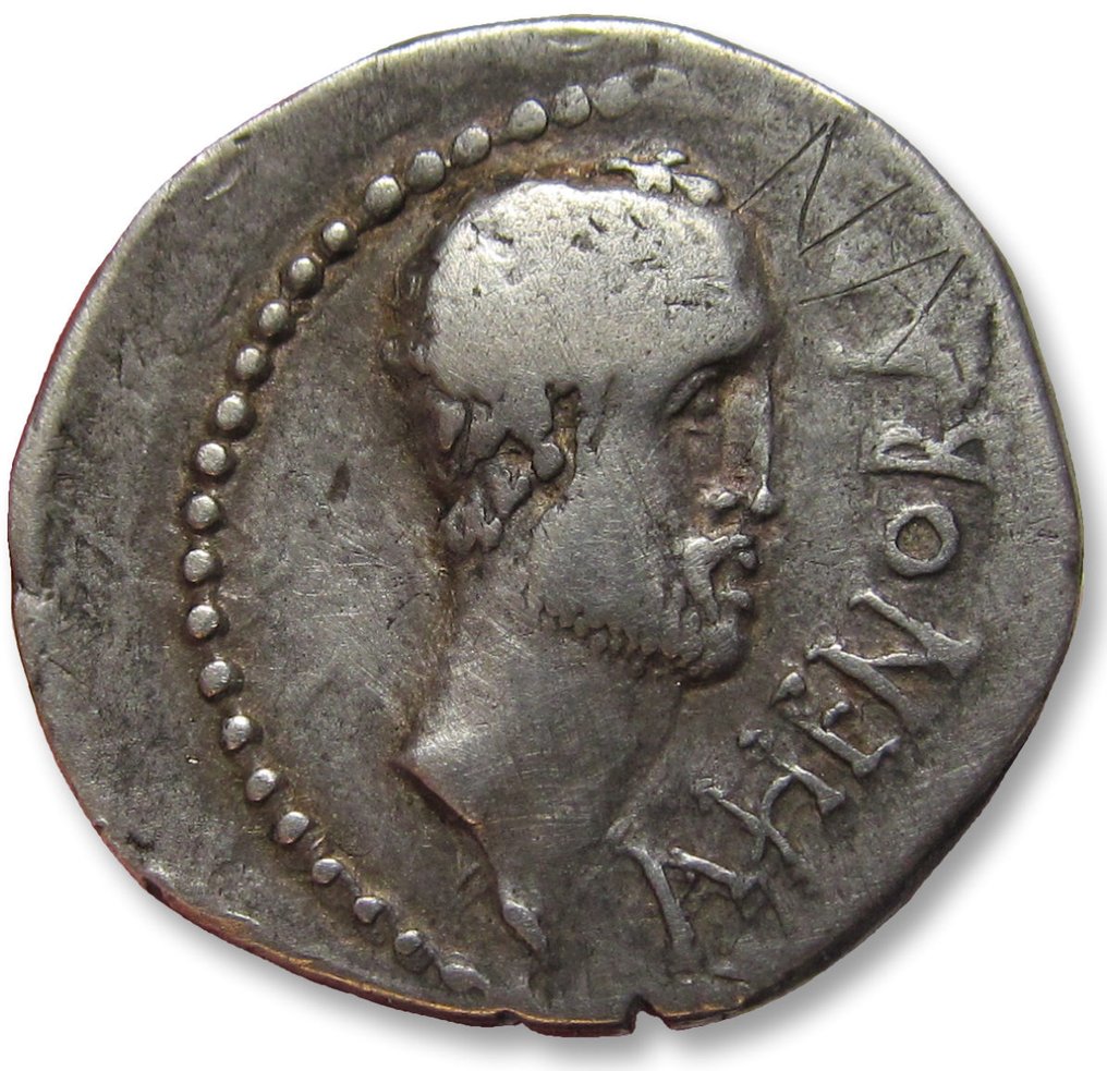 Romerska republiken. Cn. Domitius L.f. Ahenobarbus. Denarius uncertain mint near Adriatic or Ionian sea 41-40 B.C. #1.2