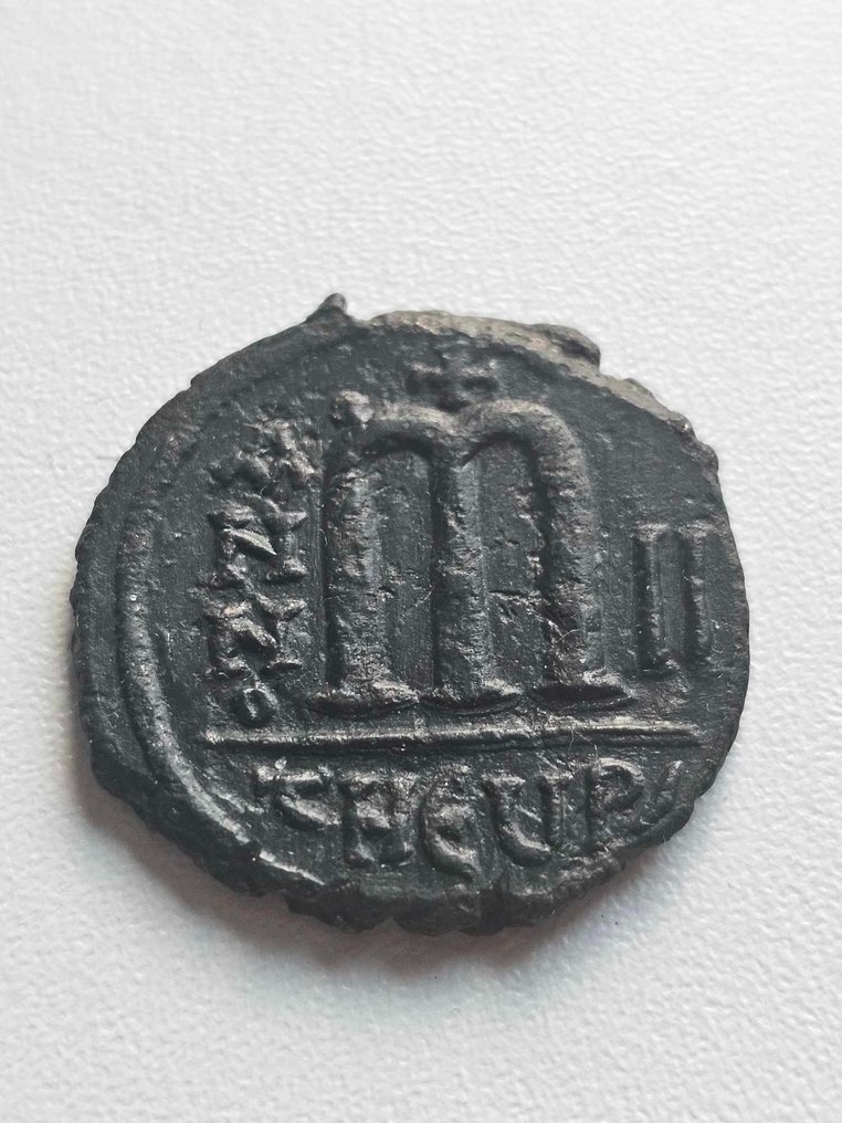 Imperio bizantino. Mauricio Tiberio (582-602 e. c.). Follis #1.2