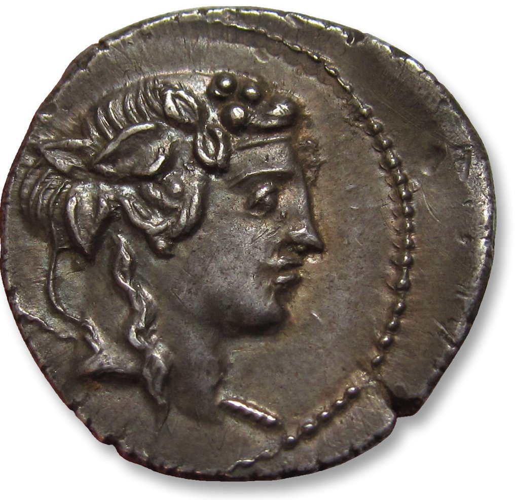 罗马共和国. L. Cassius Longinus. Rome 78 B.C.. Denarius Rome mint - Struck from fresh dies & beautifully toned - rare in this high quality #1.2