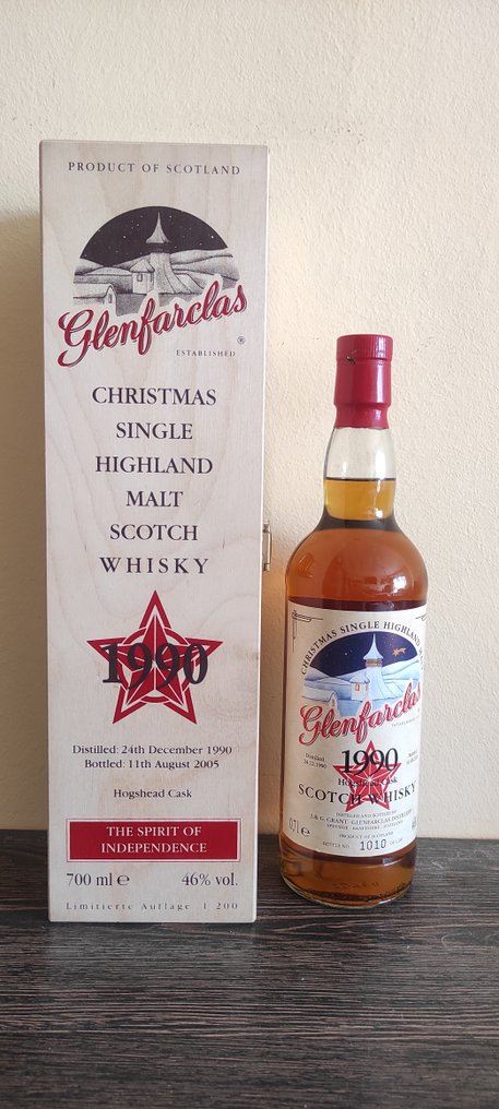 Glenfarclas 1990 - Christmas Edition - Original bottling  - b. 2005  - 700 ml  #1.1