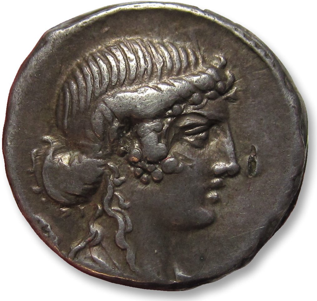 Római Köztársaság. M. Plaetorius M. f. Cestianus. Denarius Rome mint 69 B.C. - scarce type - #1.2