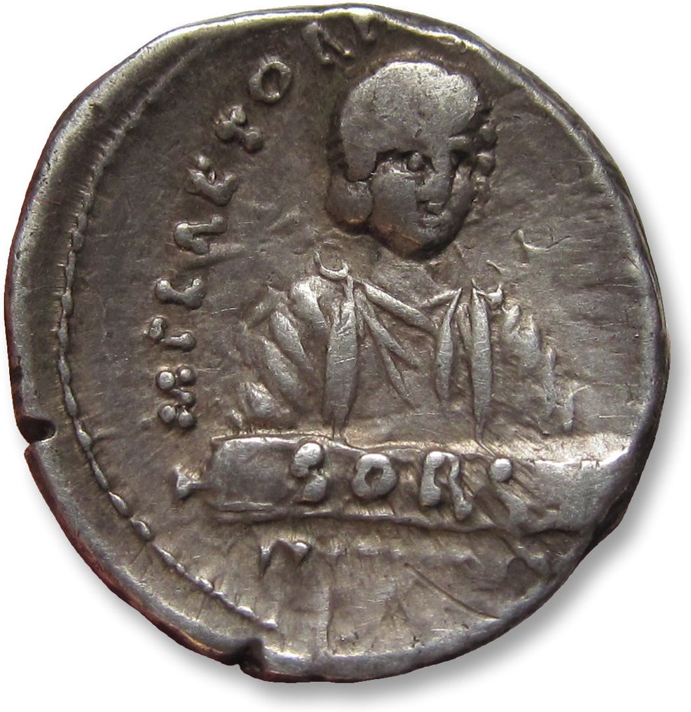 罗马共和国. M. Plaetorius M. f. Cestianus. Denarius Rome mint 69 B.C. - scarce type - #1.1