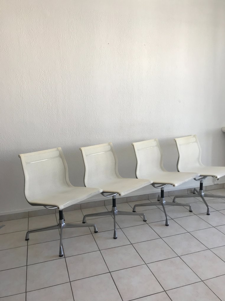 Vitra - Charles & Ray Eames - Cadeira (4) - EA105 - Metal, Plástico #2.1