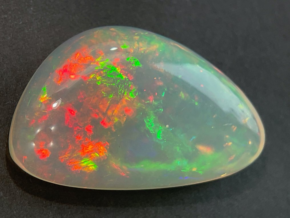 Light Yellow + Play of Colors(Vivid) Fine Color Quality + Crystal Opal - 12.59 ct #2.2