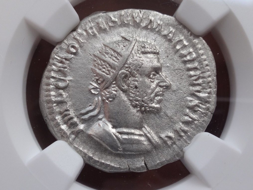 Römisches Reich. Macrinus (217-218 n.u.Z.). Antoninianus #1.1