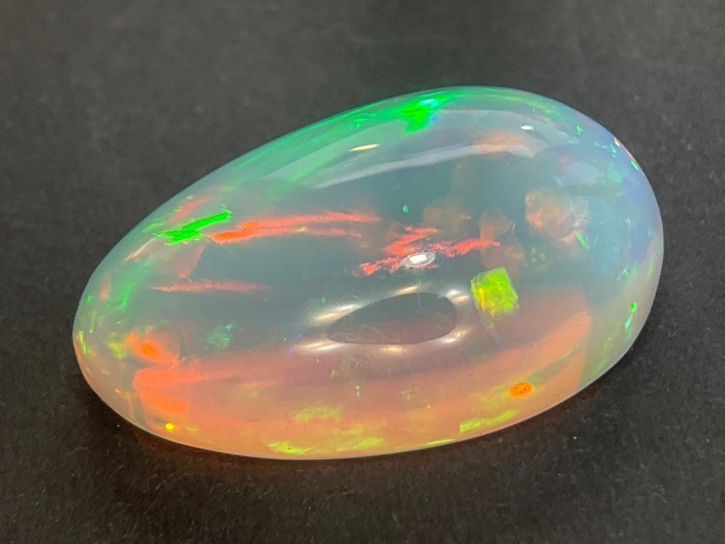 White (orangy) + Play of Colors (Vivid) Fine Color Quality - Crystal Opal - 8.72 ct #2.1