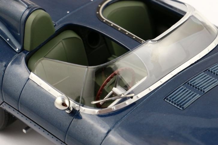 CMR Classic Model Replicars 1:18 - 模型赛车 - Jaguar D-Type #4 24h Le Mans 1956 - 桑德登/弗洛克哈特 #2.2