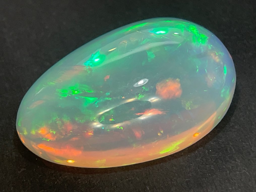 White (orangy) + Play of Colors (Vivid) Fine Color Quality - Crystal Opal - 8.72 ct #3.2