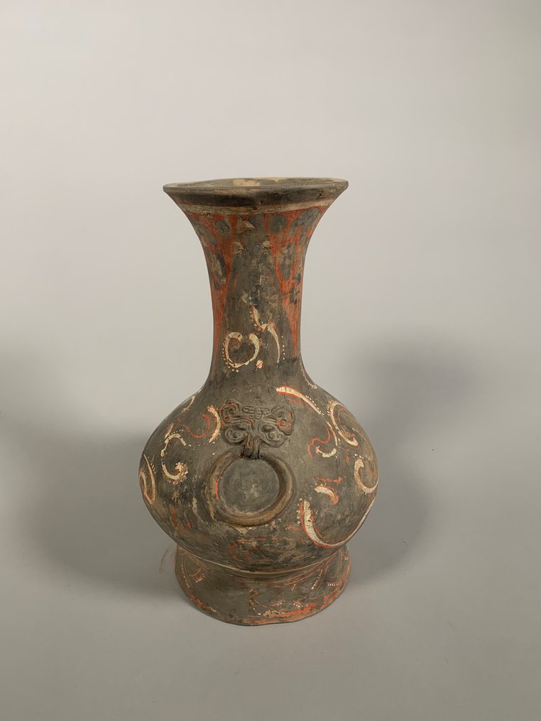 Terracotta 中國古代 - 灰色兵馬俑胡，帶饕餮面具和彩繪裝飾 - 漢代 - ca - 30 cm #1.1