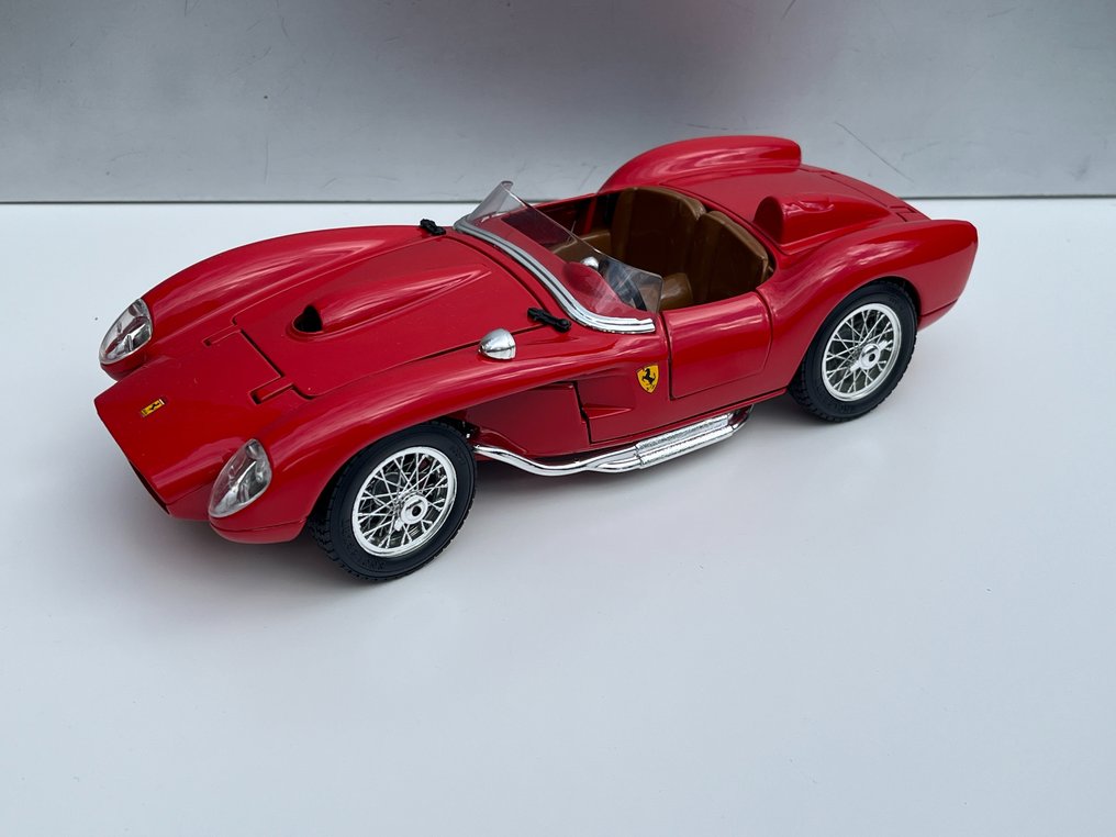 Diamond collection by Bburago 1:18 - Σπορ αυτοκίνητο μοντελισμού - Ferrari 250 Testa Rossa 1957 Pontoon Fender Scaglietti #3.3