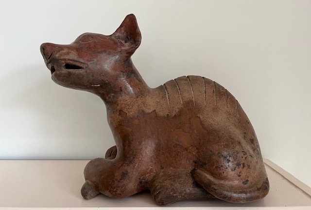 Colima, Mexico, Keramikk Liggende hund figur. 35 cm #2.2
