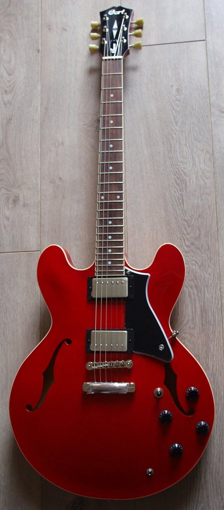 Cort - Source II Cherry Red ES335-model met hoes -  - Guitarra elétrica #2.1