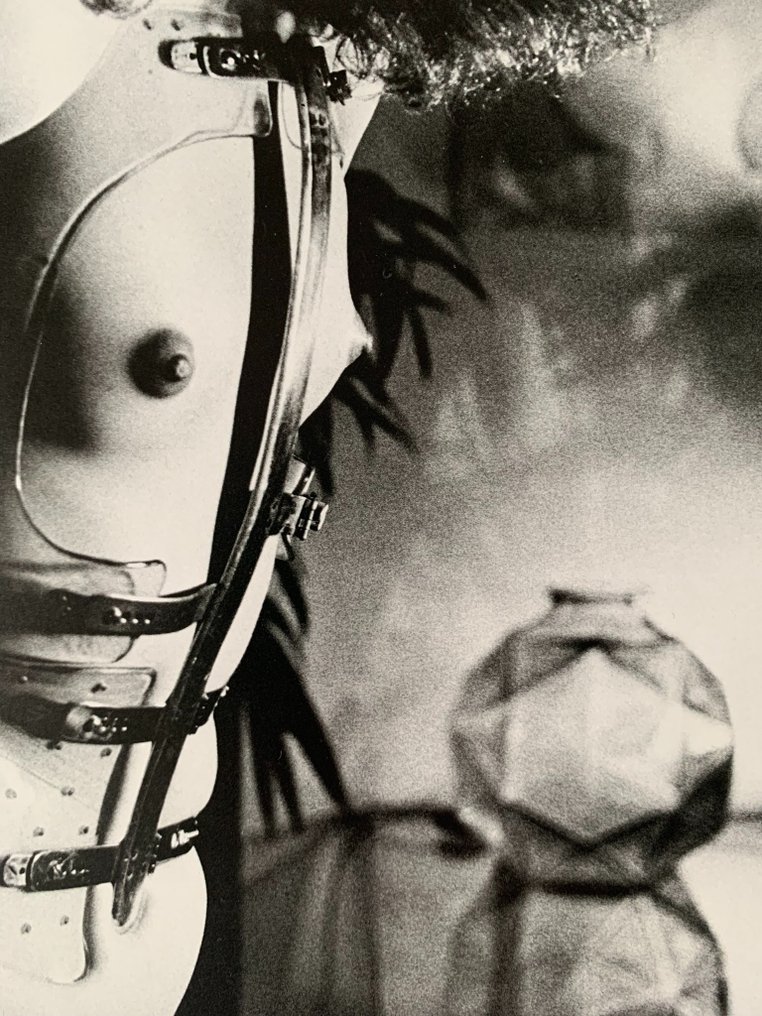 Helmut Newton (1920–2004) - Jassara - Rue Aubriot, Paris, 1977. #2.1