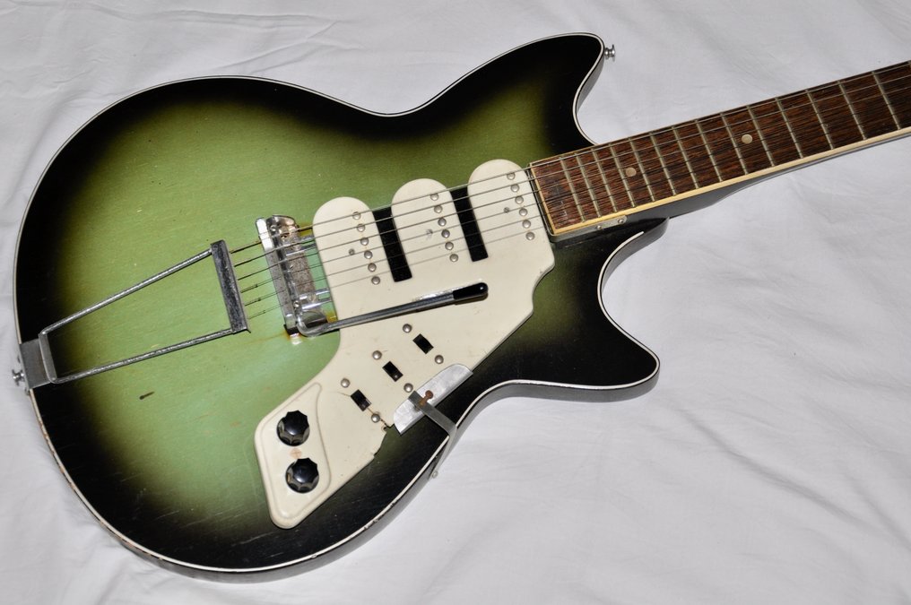 Egmond - Egmond Super Solid 7, 3 elementen Greenburst met vibrato -  - Elektromos gitár - Hollandia - 1960 #2.1