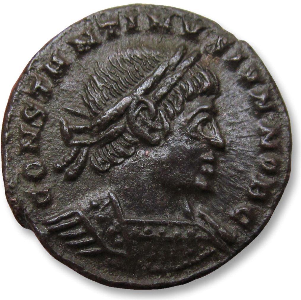 Romeinse Rijk. Constantine II as Caesar. Follis Treveri (Trier) mint, 2nd officina 330-335 A.D. - palm branch + TRS - #1.2