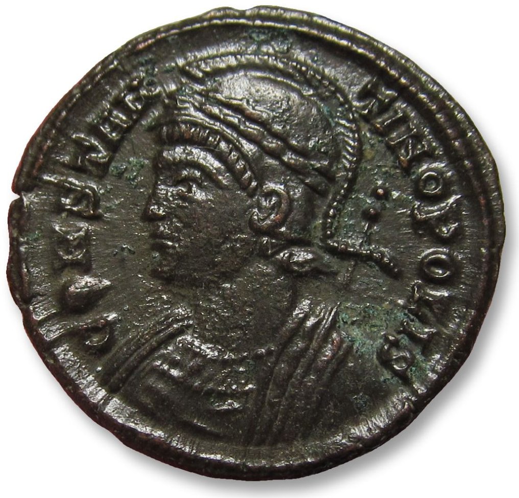 Romerska riket. Constantine I (AD 306-337). Follis Treveri (Trier) mint, 1st officina circa 330-333 A.D. - mintmark TRP• - #1.2