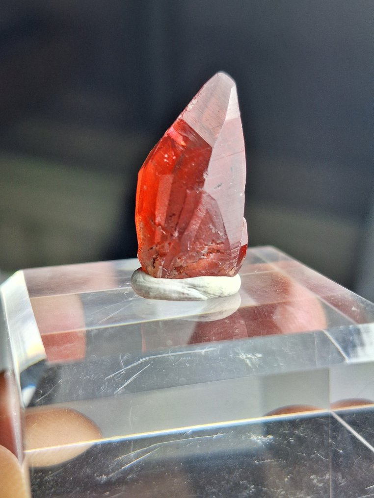 Rhodochrosite Crystal - Height: 25 mm - Width: 13 mm- 4.3 g #1.2