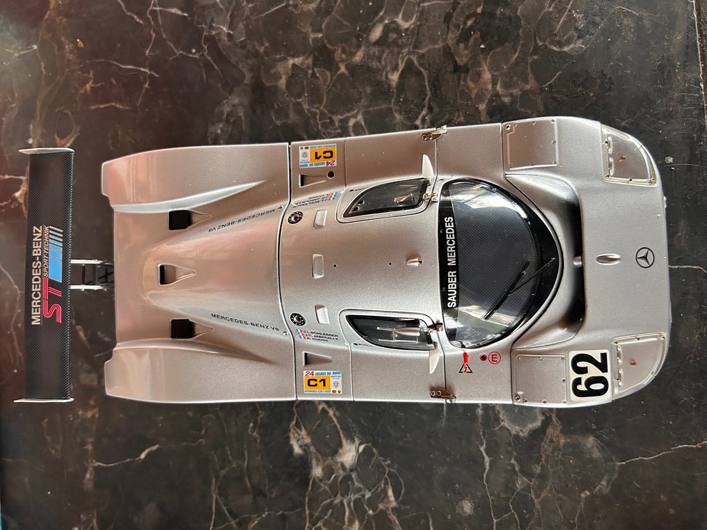 Exoto 1:18 - 模型車 - Mercedes-Sauber C9 #1.2