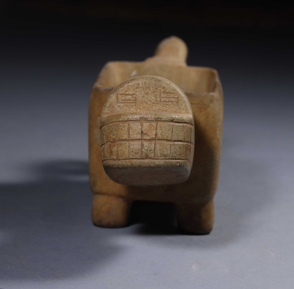 valdivian kulttuuria Koiran muotoinen kivilaasti Espanjan vientiluvalla - 9 cm #3.2