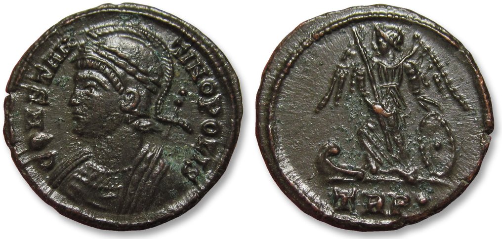 Römisches Reich. Constantine I (306-337 n.u.Z.). Follis Treveri (Trier) mint, 1st officina circa 330-333 A.D. - mintmark TRP• - #2.1