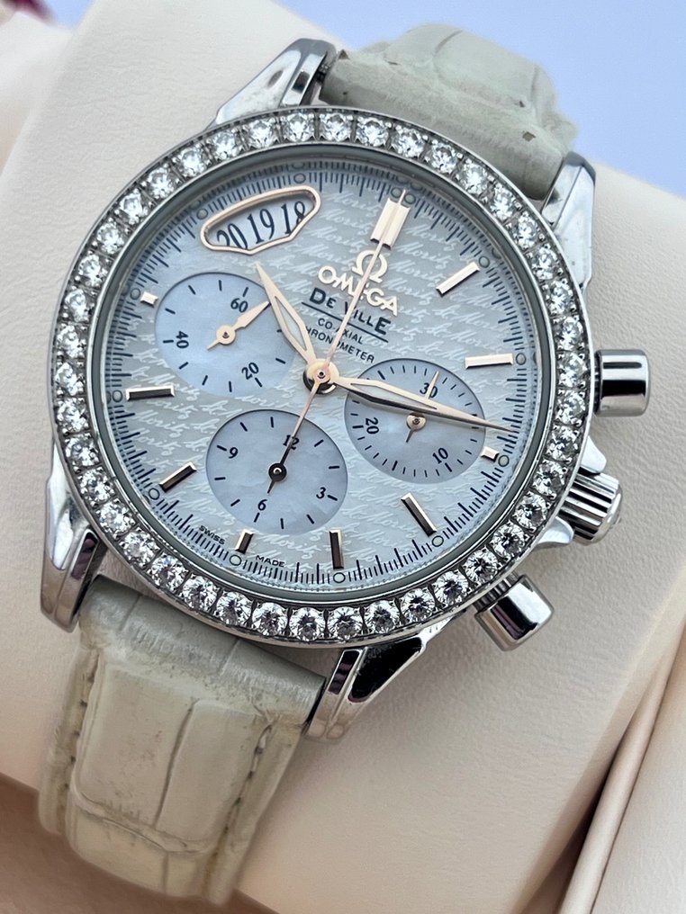 Omega - De ville Automatic Chronograph Column Wheel Co-axial with Diamonds and MOP - 422.18.35.50.05.001 - Femme - 2011-aujourd'hui #1.1