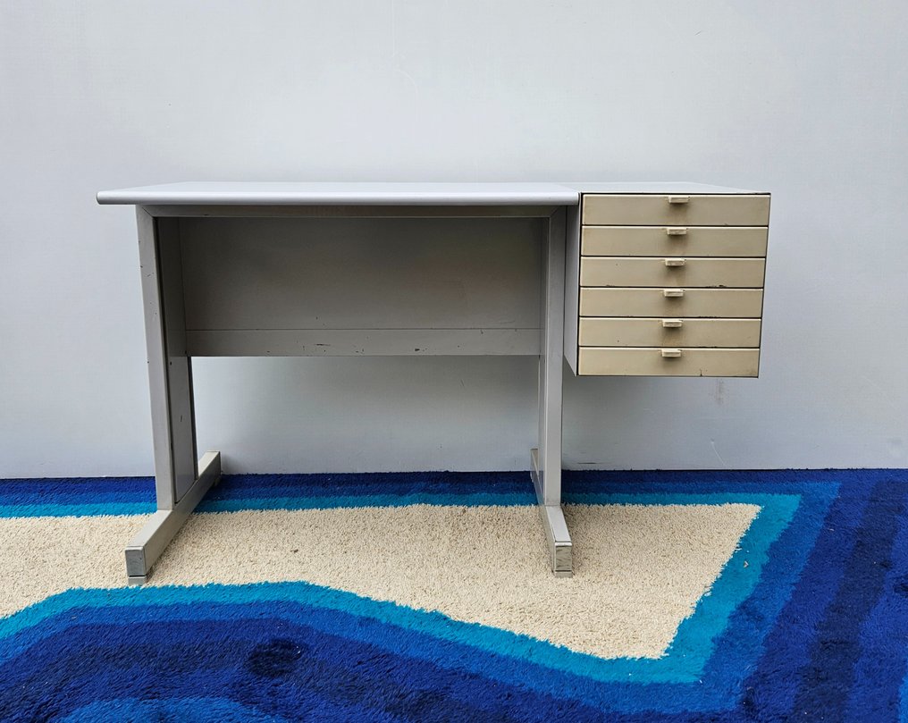 Olivetti - Ettore Sottsass - Writing desk - Synthesis - Plastic #1.0