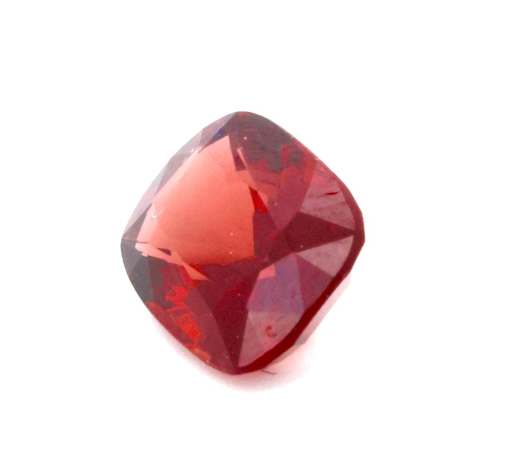 Rouge Spinelle  - 2.74 ct - Gemological Institute of America (GIA) #2.1