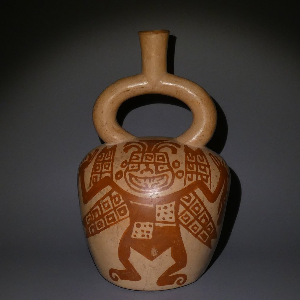 Moche, Peru, Terrakotta Masterpiece Warrior áldozati huaco kengyeles üveget ad elő. 23 cm magas. 400 - 800 Kr. u. Spanyol - 23 cm #1.1