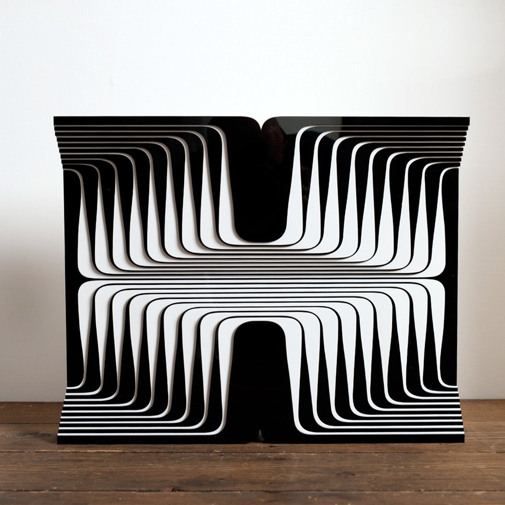 Gio Schiano - LIMITED EDITION - Cloned DNA #3.2