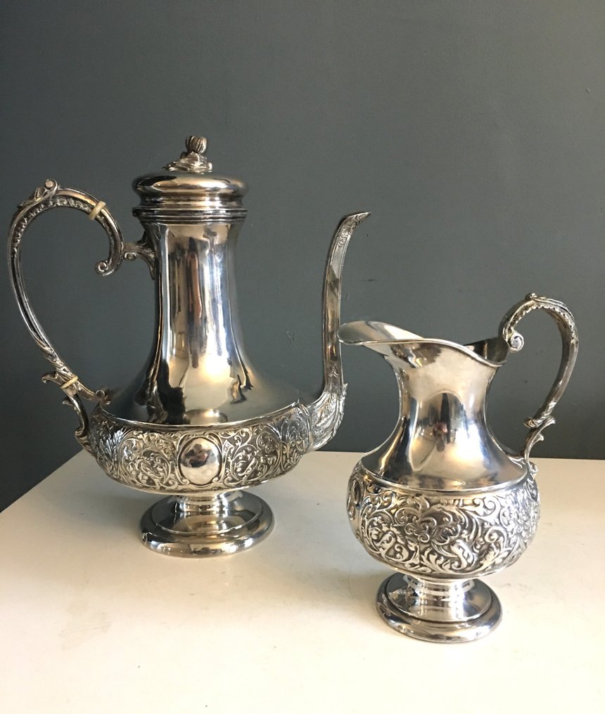 茶壺 - 舊茶壺及其 19 世紀牛奶壺 -  #1.1