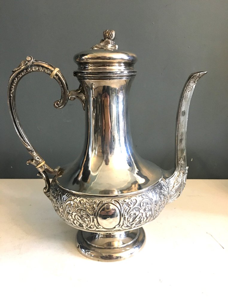 茶壺 - 舊茶壺及其 19 世紀牛奶壺 -  #1.2