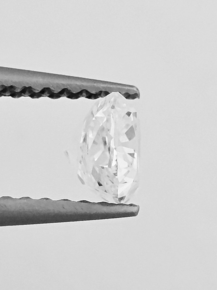 Diamante - 0.70 ct - Almofada - F - VS2 #3.2