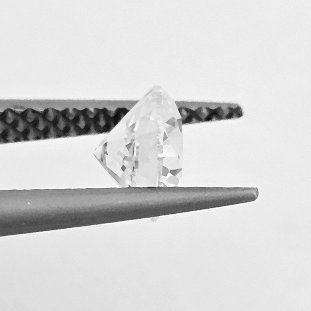 1 pcs Diamant  (Natuurlijk)  - 0.70 ct - Rond - E - SI2 - Gemological Institute of America (GIA) #3.3
