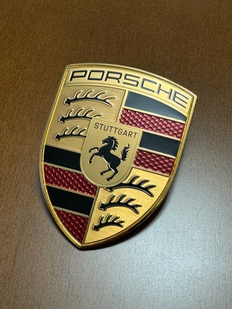 Emblème de badge d'origine Porsche 2024 - Porsche #2.1