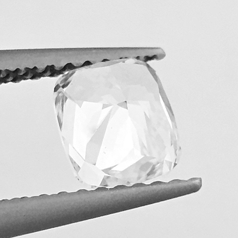 1 pcs Diamant  (Natürlich)  - 0.90 ct - Kissen - E - VS2 - Gemological Institute of America (GIA) #3.2