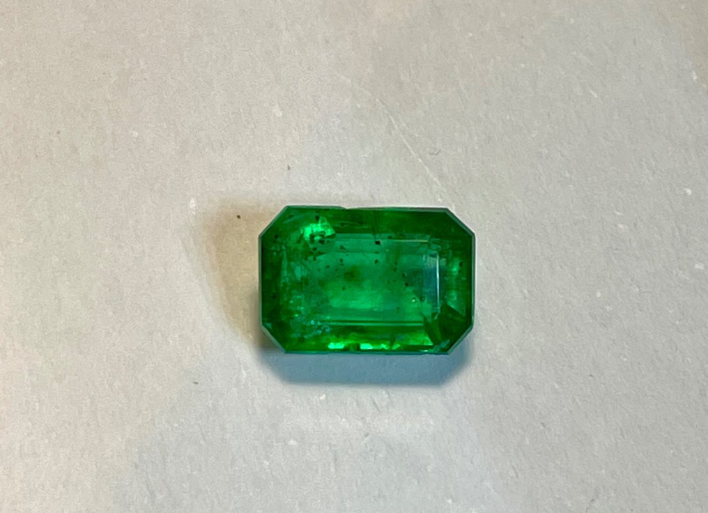 Green Emerald - 1.24 ct #2.1