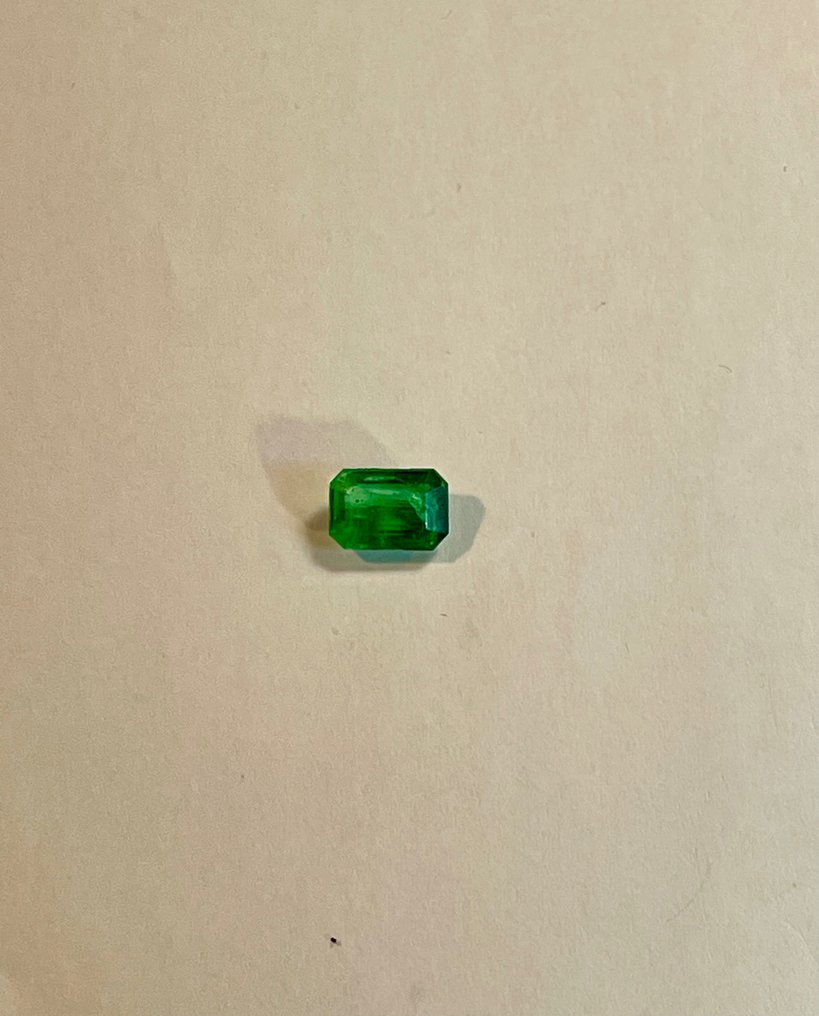 Green Emerald - 1.24 ct #3.1