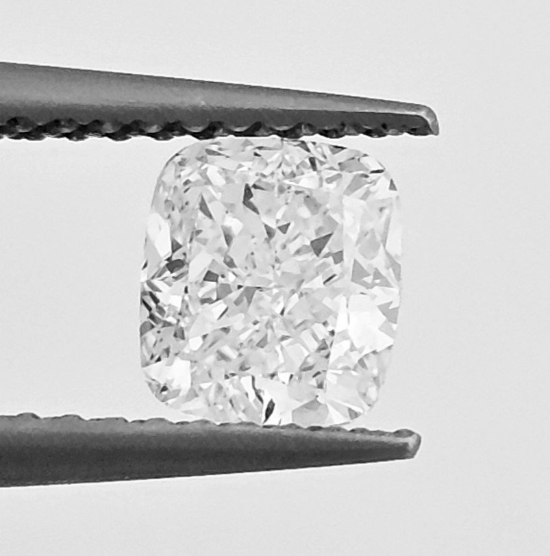 1 pcs Diamant  (Natürlich)  - 0.90 ct - Kissen - E - VS2 - Gemological Institute of America (GIA) #1.1