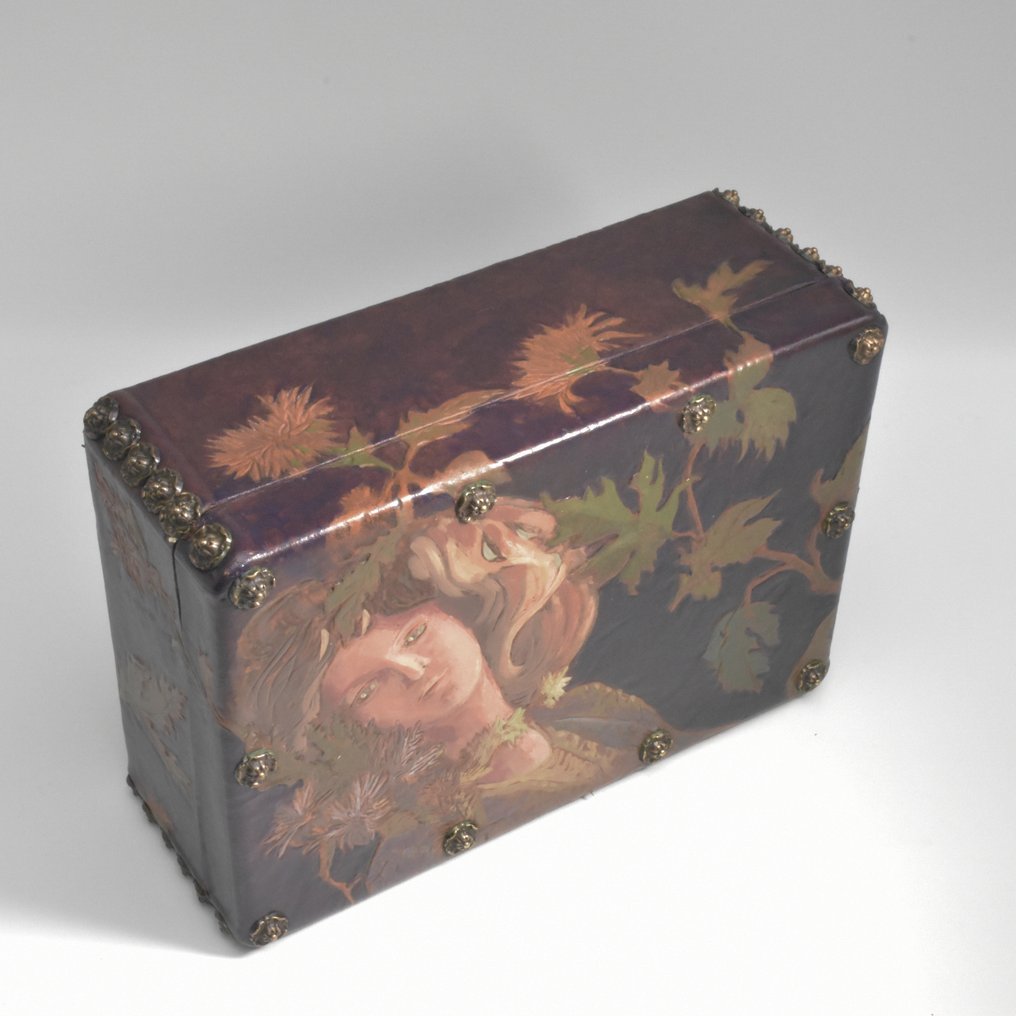 Box - Femme Fleur - Brass, Leather, Wood, dust #3.2