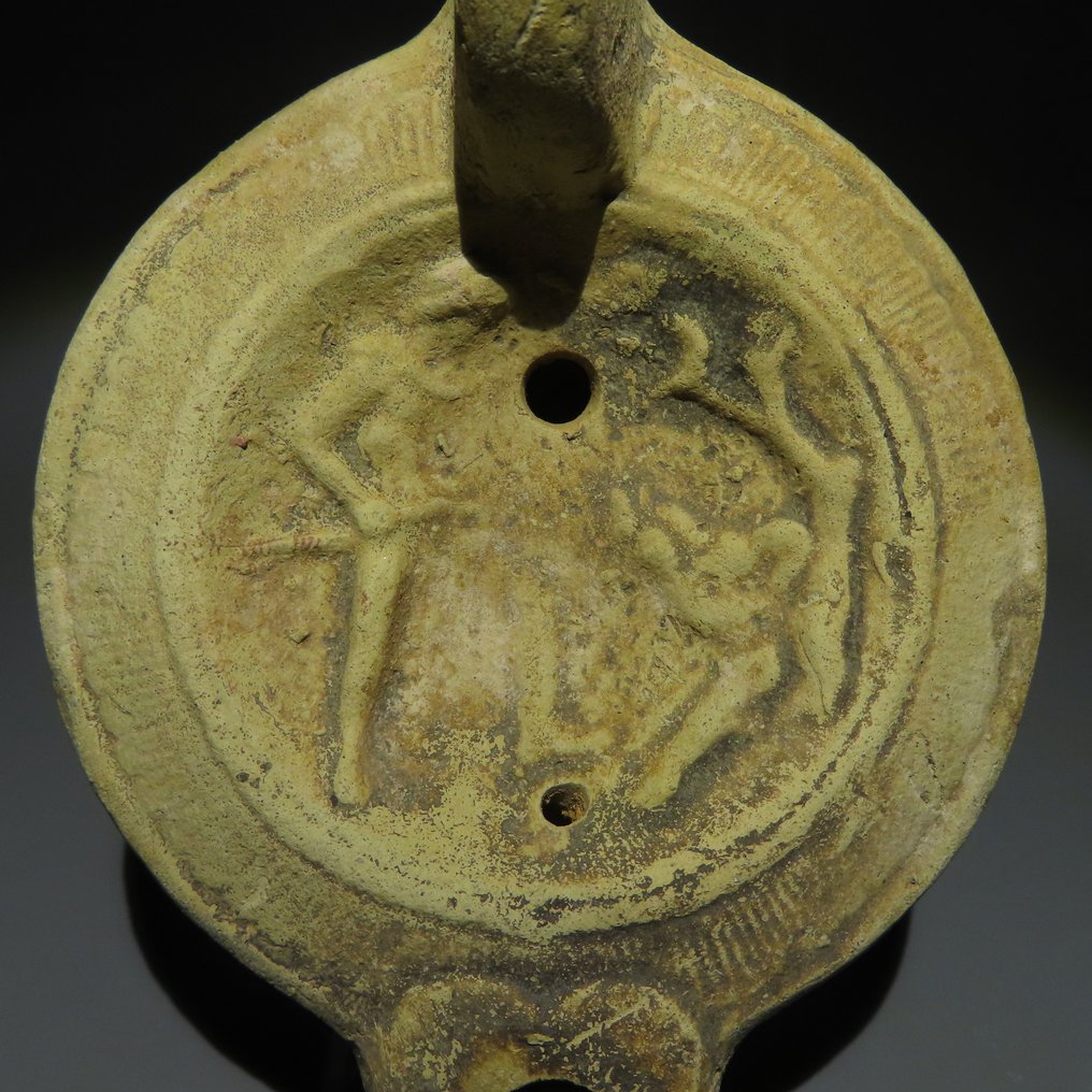 Ancient Roman Terracotta Oil lamp with Meleager and the Calydonian Boar. Spanish Export License. 2nd-3rd century AD.11.5 cm #1.2