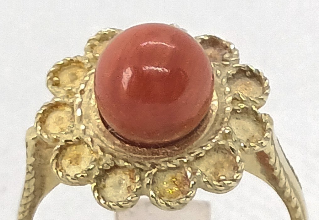 Ring - 18 kt. Yellow gold Coral #3.1